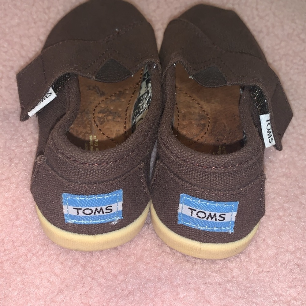 Toms brown slip -on size T8 - Picture 3 of 6